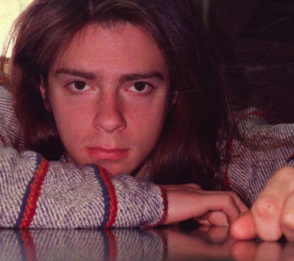 File:Rivers Cuomo - Long hair 1992.jpg