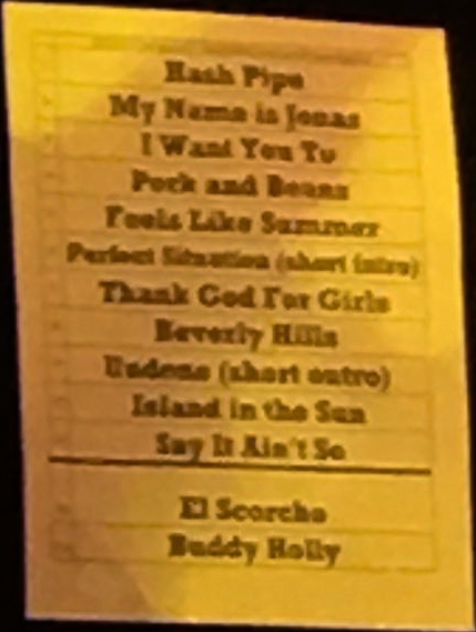 File:Setlist Weezer-05172017.jpg