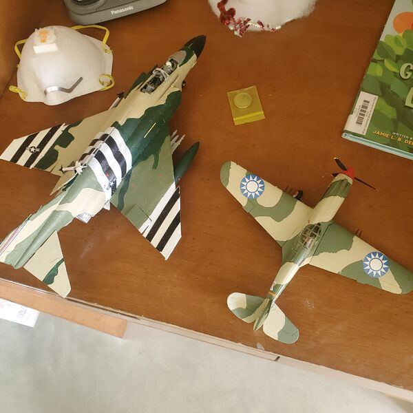 File:Model-airplanes- Rivers.jpg